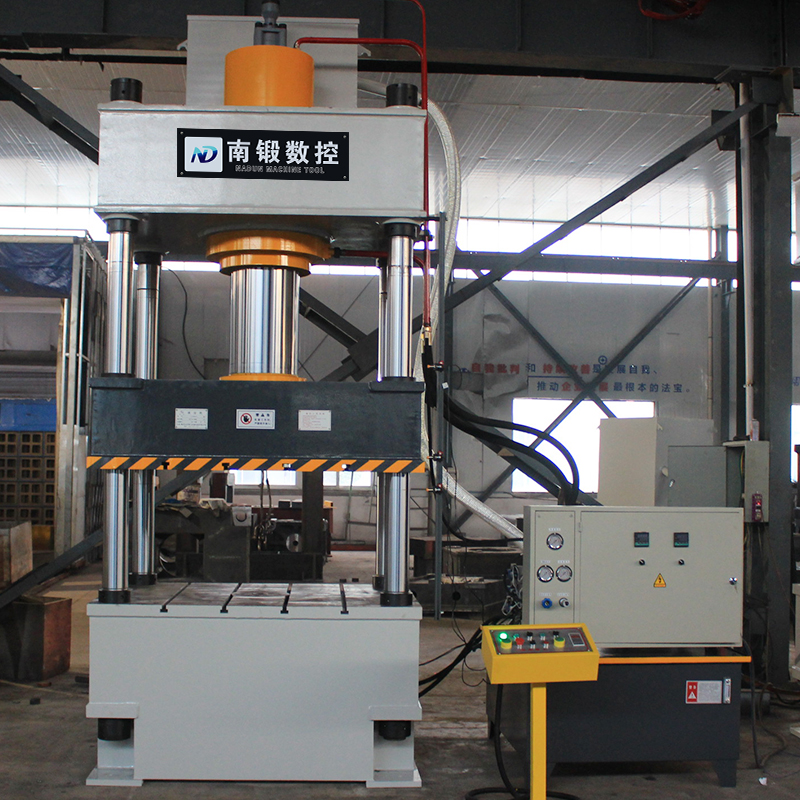 3多噸復(fù)合漏糞板成型油壓機(jī)，漏糞板液壓機(jī)組成結(jié)構(gòu)