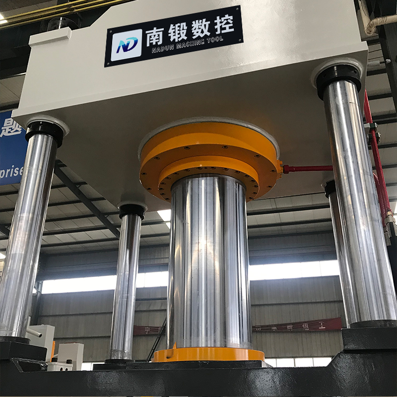 500T三梁四柱油壓機，500噸常規(guī)油壓機
