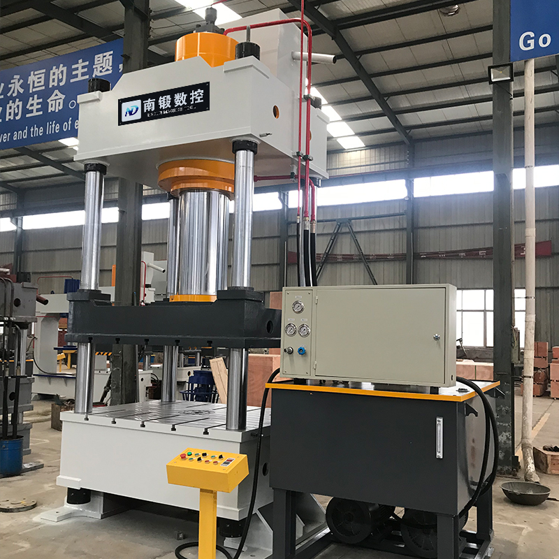500T三梁四柱油壓機，500噸常規(guī)油壓機