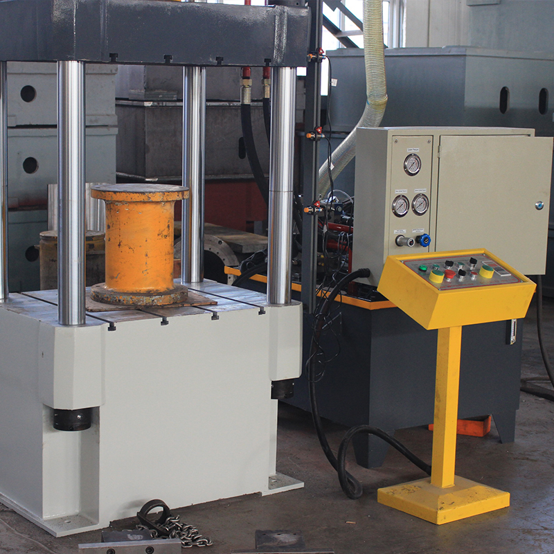 滕州200T四柱油壓機，200噸壓裝成型油壓機